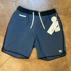 NWT - Mens Vuori Banks Short - size L